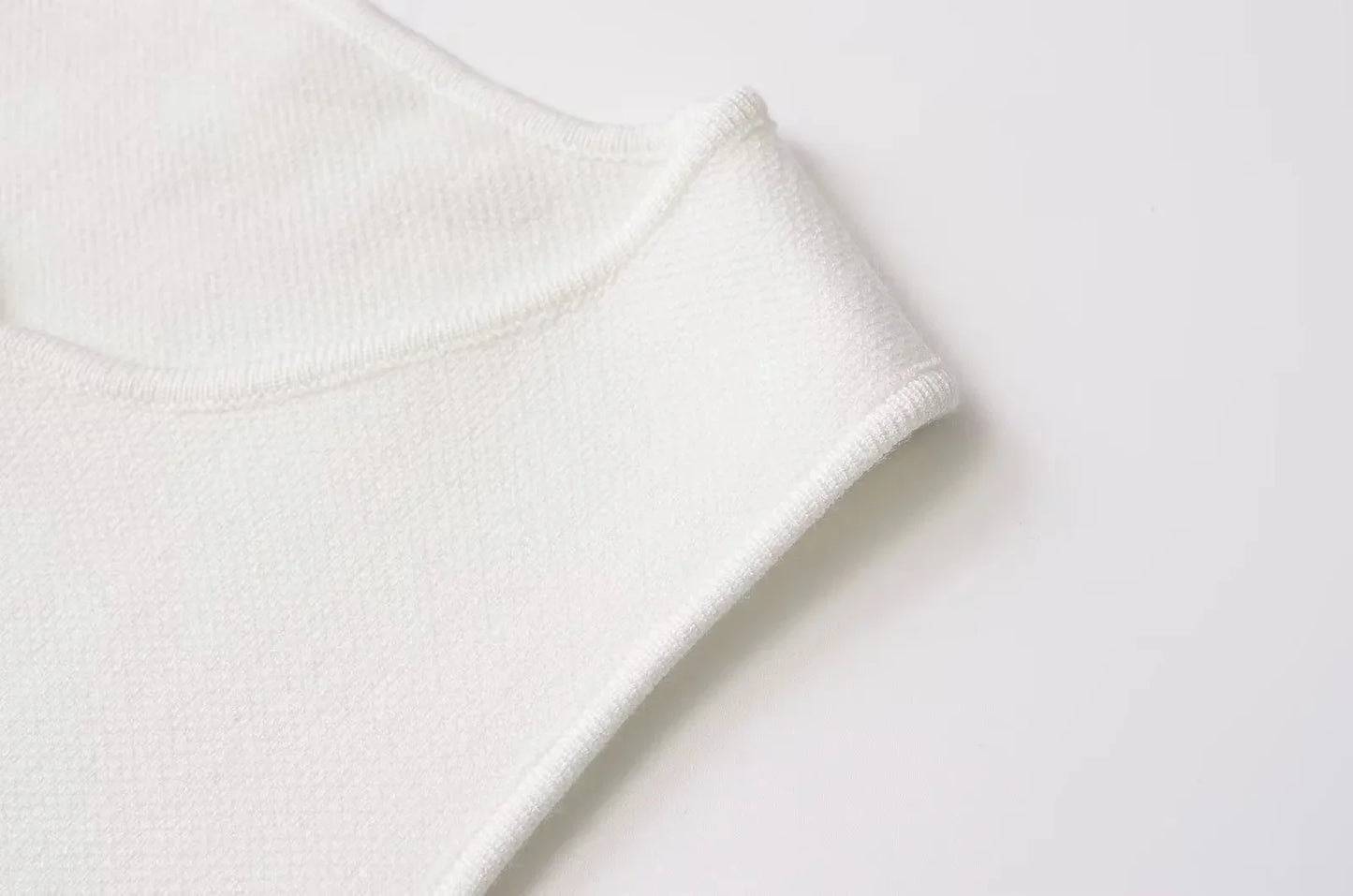 Fall 2025 Knit Vest For Women Sleeveless Cropped Woman White Vest Fall Asymmetrical Slim Sweater Vests Top Basic Slim Shirt
