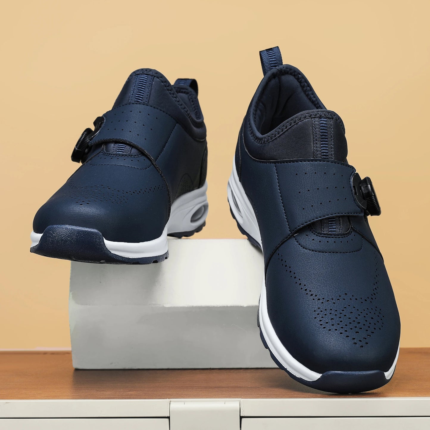 New Fashionable Men's Casual Sports shoes, Comfortable and Breathable Cushioned Casual shoes, Outdoor Cycling shoes