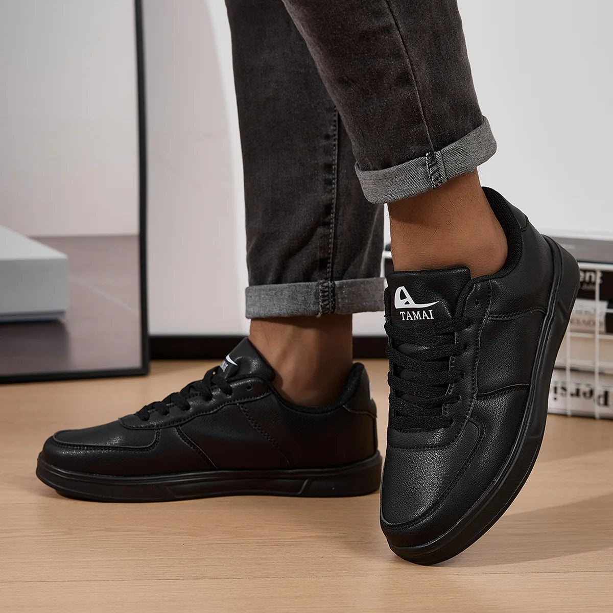Leather Men White Sneakers Breathable Skateboarding Shoes Mens Outdoor Walking Running Shoes Couple Casual Shoes Size 36-45