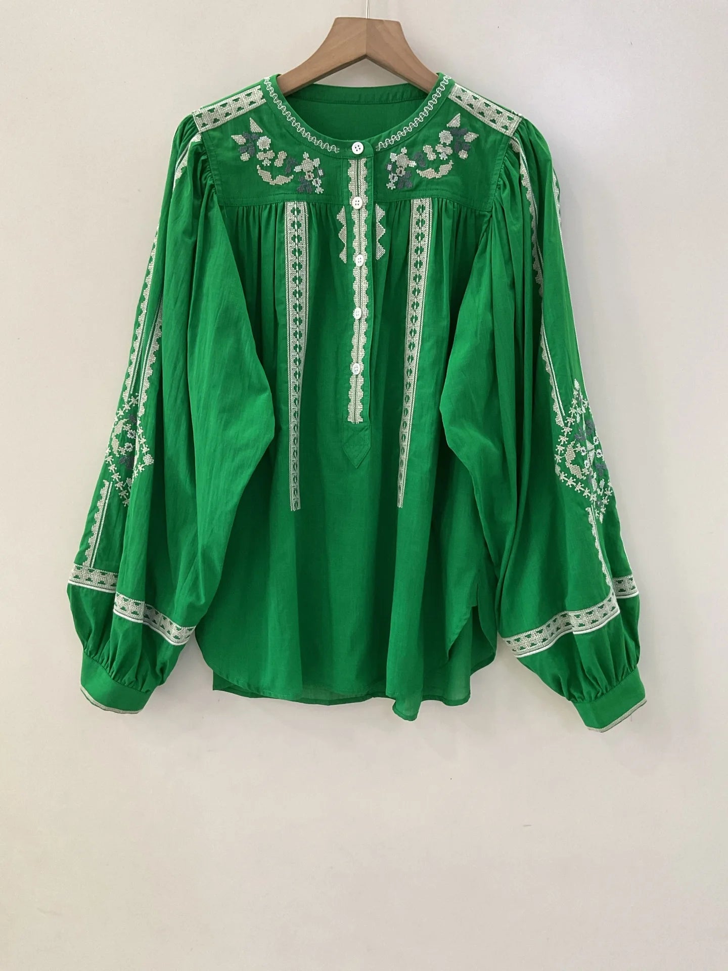 Women White Green Black Shirt Embroidery 100% Cotton Vintage Long Lantern Sleeve Front Buttons Lady O-neck Blouse 2025 Spring