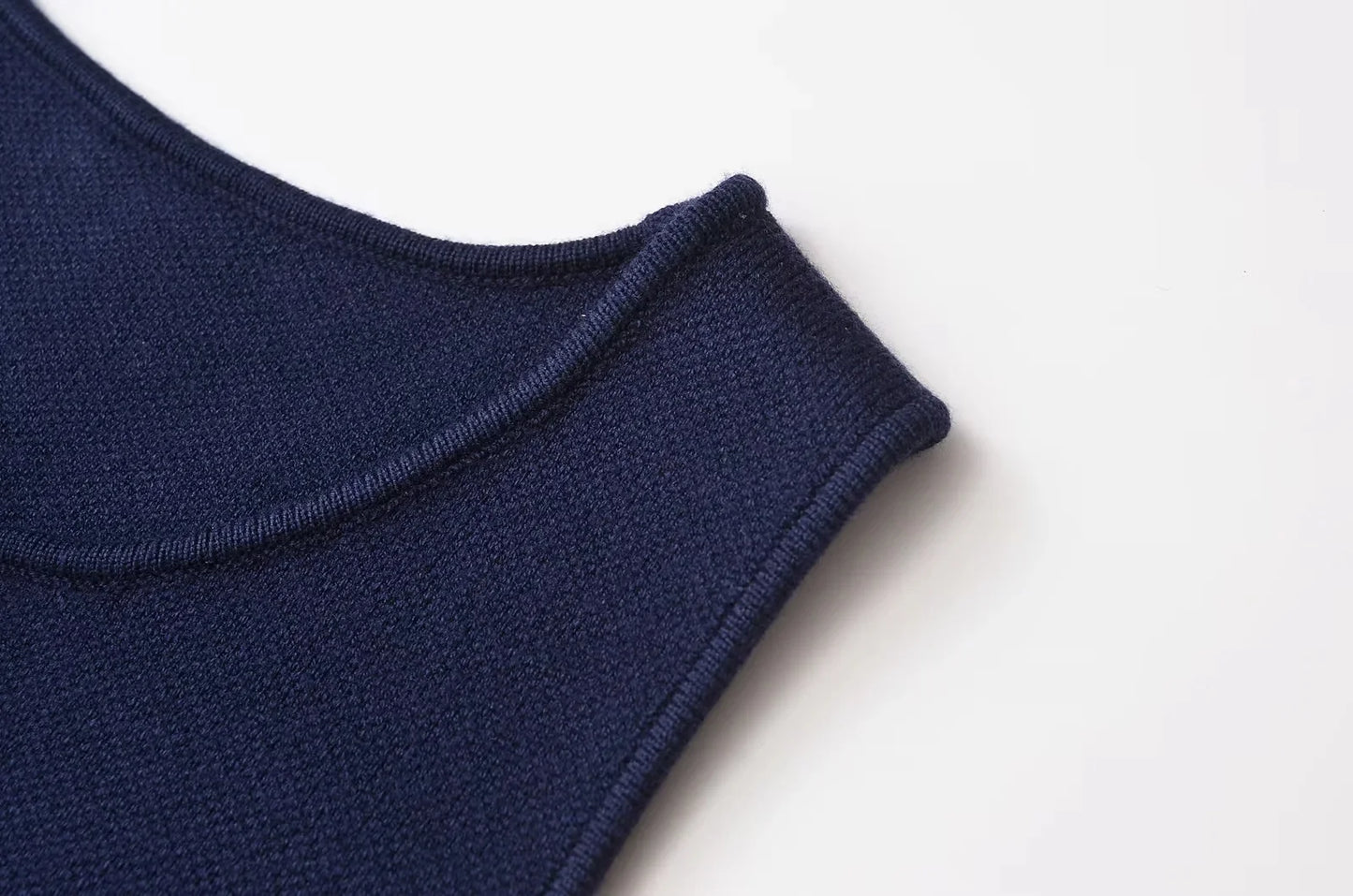 Fall 2025 Knit Vest For Women Sleeveless Cropped Woman White Vest Fall Asymmetrical Slim Sweater Vests Top Basic Slim Shirt