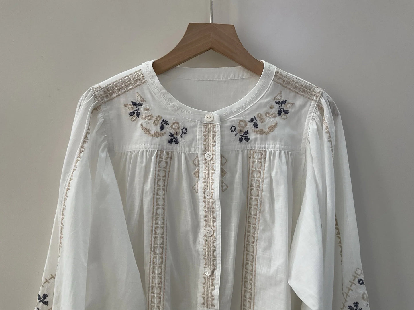 Women White Green Black Shirt Embroidery 100% Cotton Vintage Long Lantern Sleeve Front Buttons Lady O-neck Blouse 2025 Spring