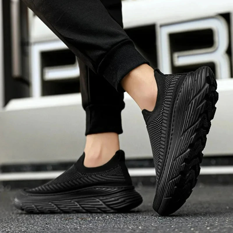 Men's Sneakers Knitted Casual Shoes New Black Soft Sole Male Running Shoes Outdoor Platform Shoe Slip on Mesh Men Shoes Zapatos