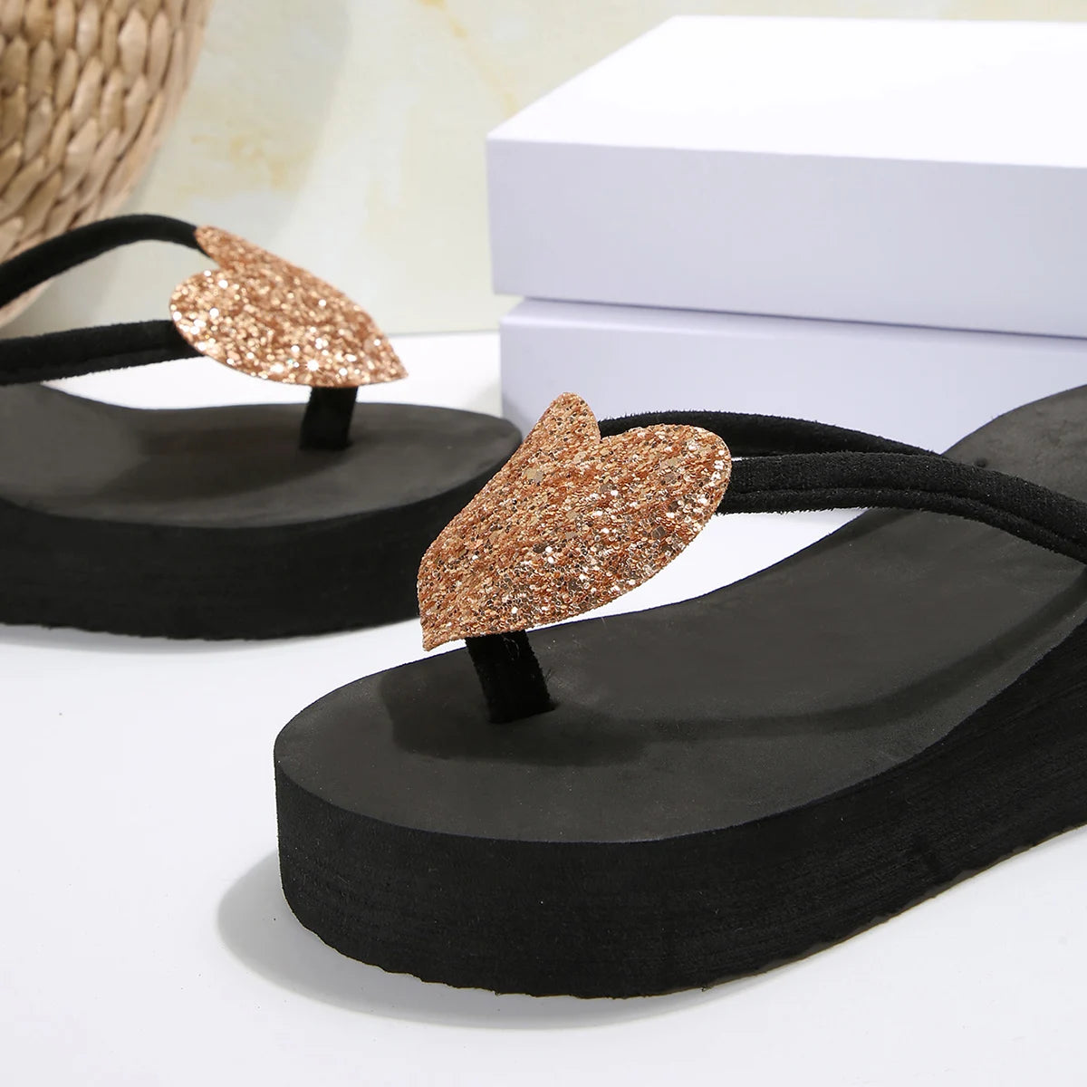 Wedges Flip Flops Women 2025 Summer Clip Toe Platform Beach Sandals Woman Lightweight Non Slip Thick Bottom Outdoor Slippers