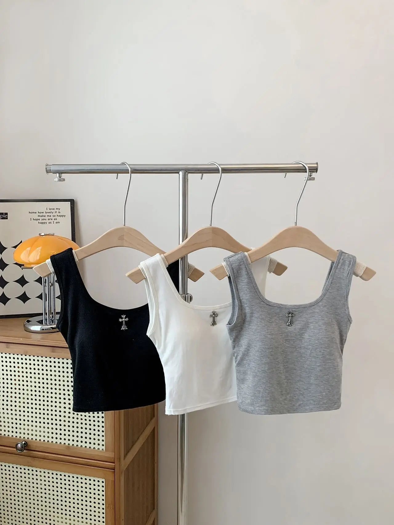Square Neck Sling Camisoles Women Beautiful Back Cross Back Casual Sports Tank Top with Chest Pad