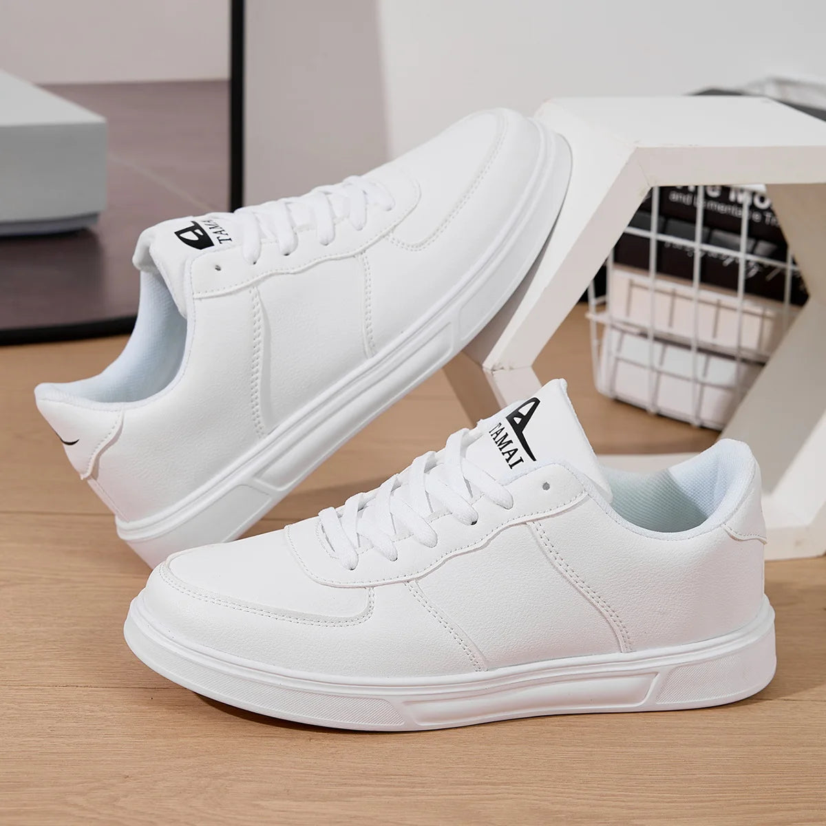 Leather Men White Sneakers Breathable Skateboarding Shoes Mens Outdoor Walking Running Shoes Couple Casual Shoes Size 36-45