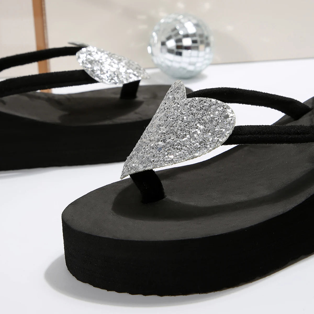 Wedges Flip Flops Women 2025 Summer Clip Toe Platform Beach Sandals Woman Lightweight Non Slip Thick Bottom Outdoor Slippers