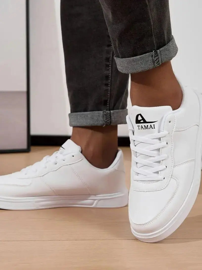Leather Men White Sneakers Breathable Skateboarding Shoes Mens Outdoor Walking Running Shoes Couple Casual Shoes Size 36-45