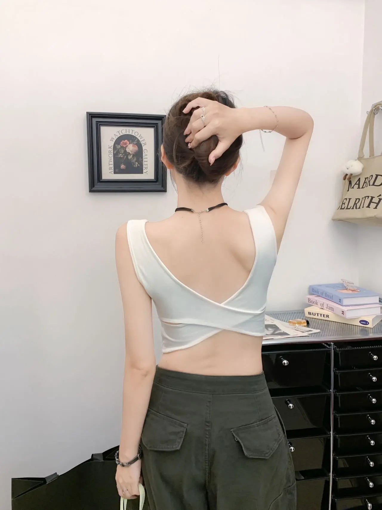 Square Neck Sling Camisoles Women Beautiful Back Cross Back Casual Sports Tank Top with Chest Pad