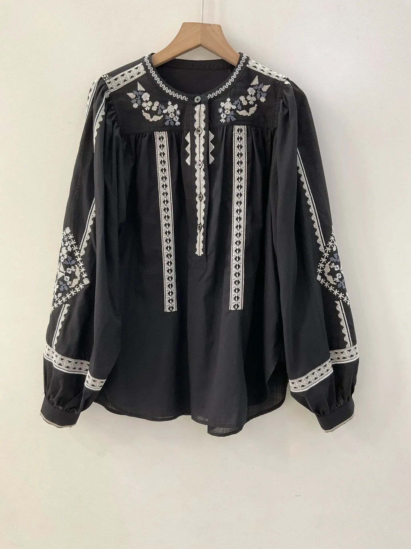 Women White Green Black Shirt Embroidery 100% Cotton Vintage Long Lantern Sleeve Front Buttons Lady O-neck Blouse 2025 Spring