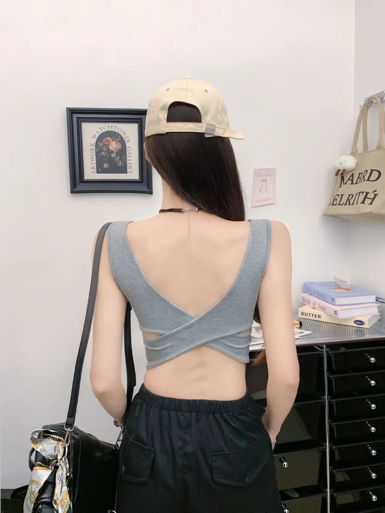 Square Neck Sling Camisoles Women Beautiful Back Cross Back Casual Sports Tank Top with Chest Pad