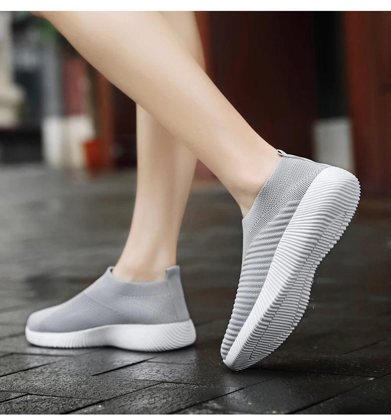 New Pink Women Shoes Soft Sneakers Lightweight And Comfortable Women Slip On Lazy Loafers Walking Shoes For Women Size 36-42