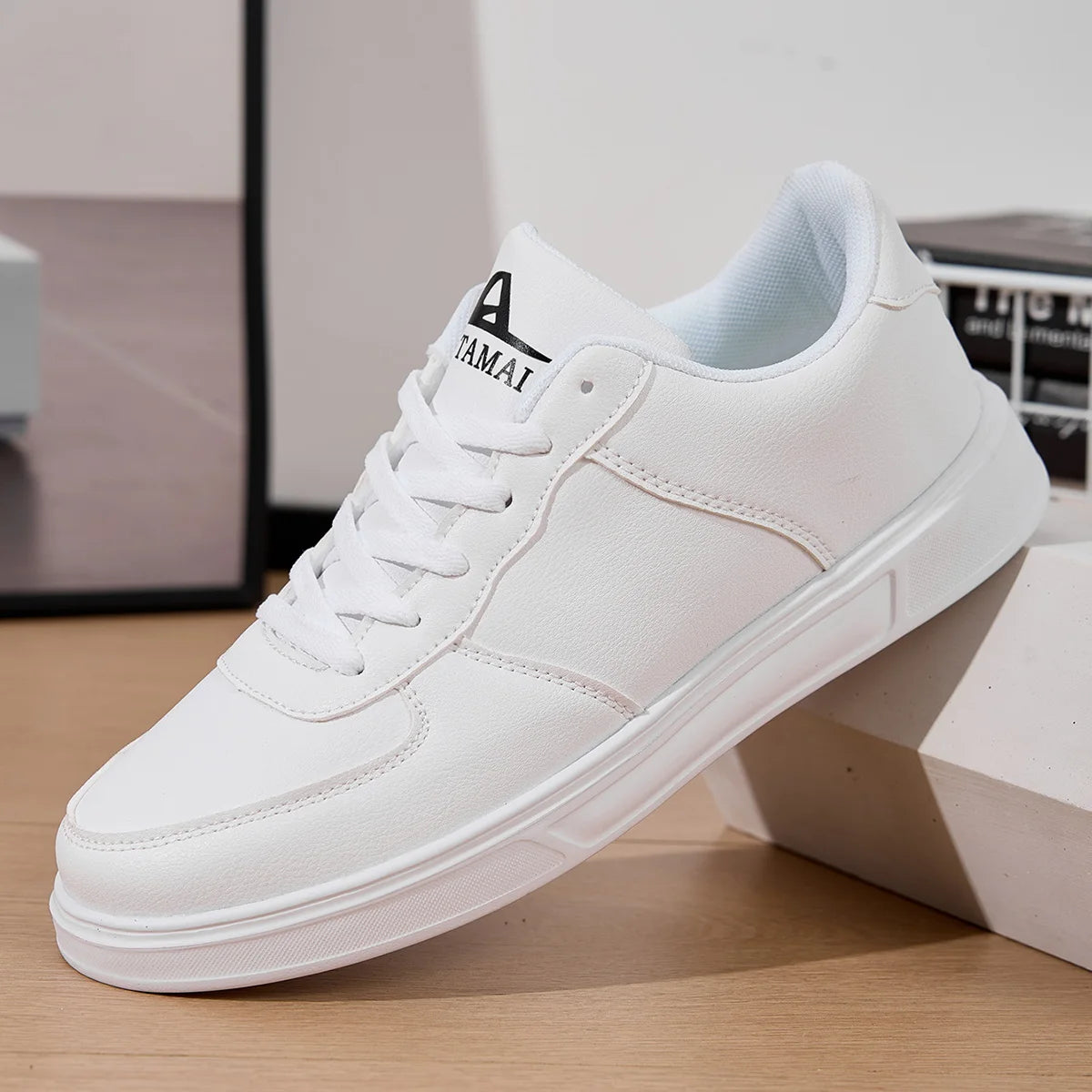 Leather Men White Sneakers Breathable Skateboarding Shoes Mens Outdoor Walking Running Shoes Couple Casual Shoes Size 36-45
