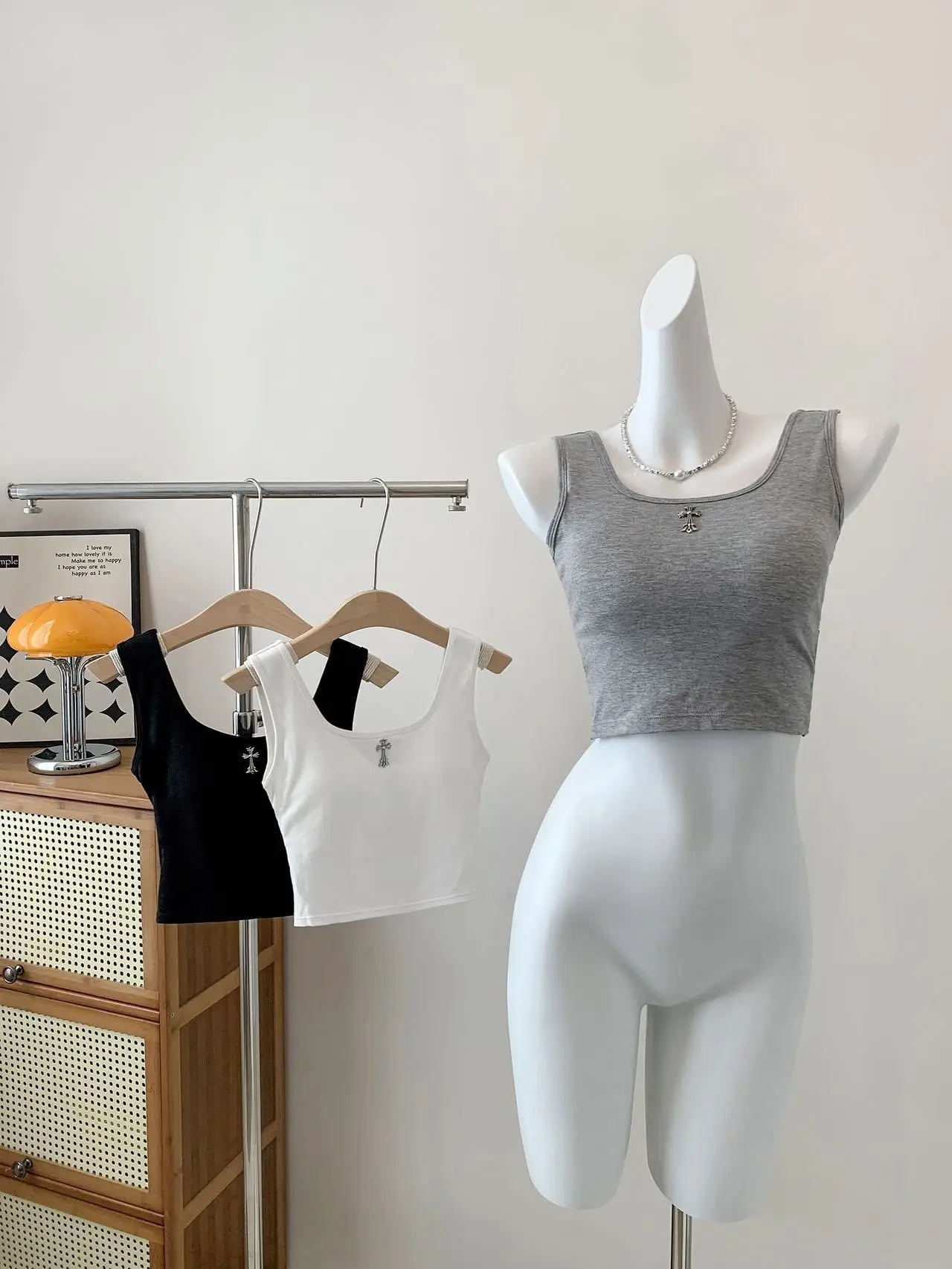 Square Neck Sling Camisoles Women Beautiful Back Cross Back Casual Sports Tank Top with Chest Pad