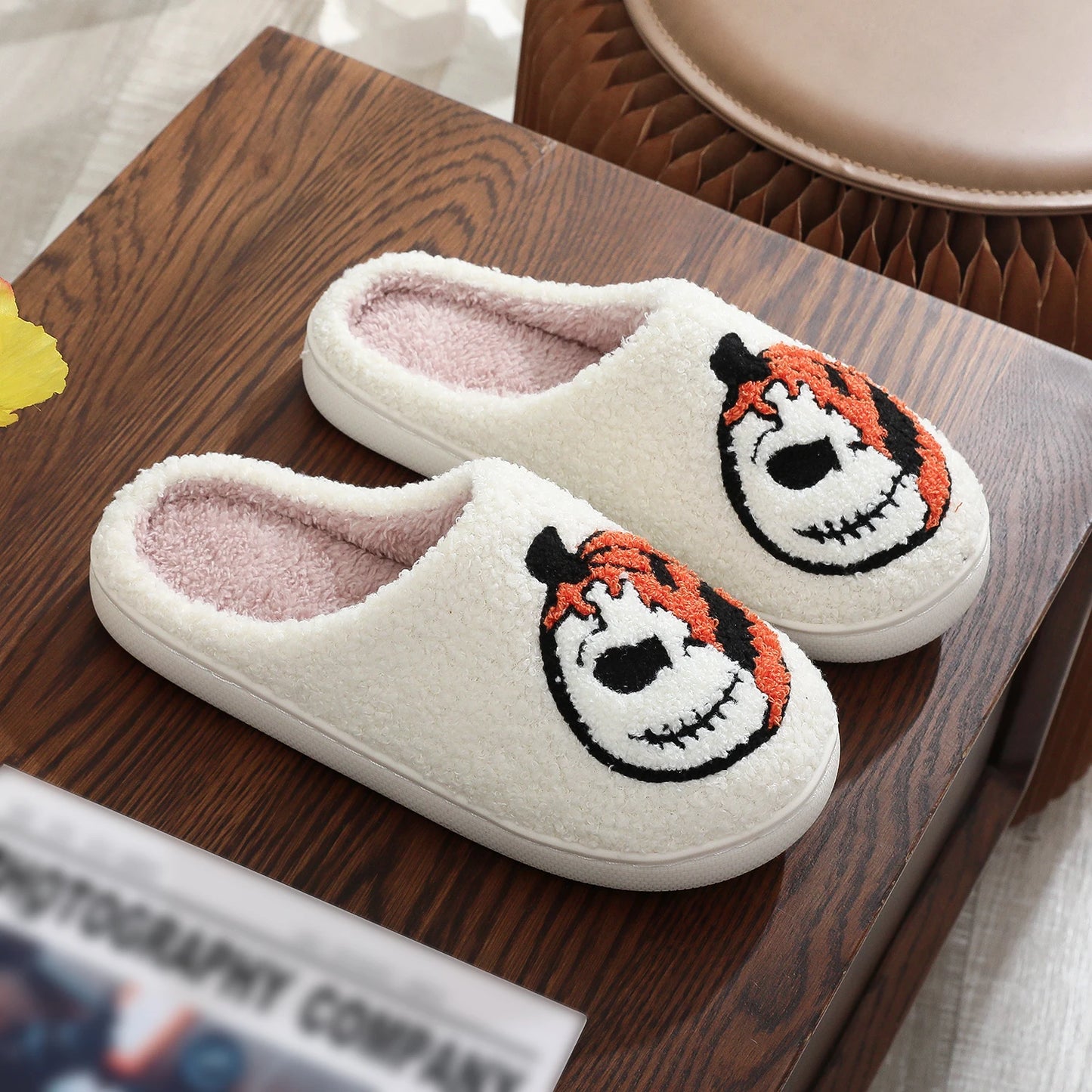 Halloween Pumpkin Pattern Embroidery stuffed Home Thick Sole plaid Wool Cotton Slippers Cute Warm Non-slip Indoor Slippers Festival Gift Men Women Can Wear