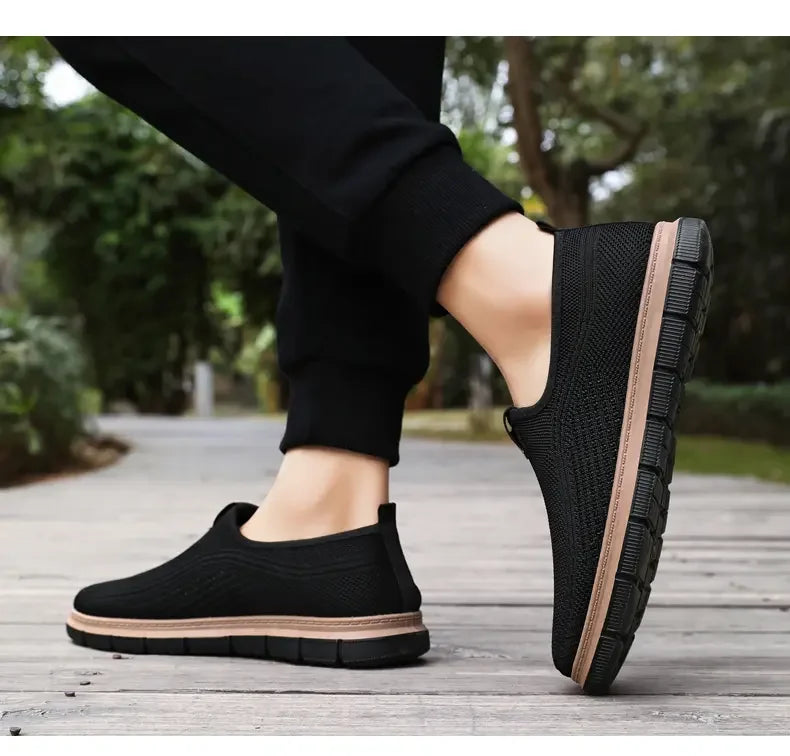 Men's Summer New Loafers Casual Cloth Shoes with Breathable Mesh and Versatile Sneaker Leisure Running Shoes Tenis Masculino