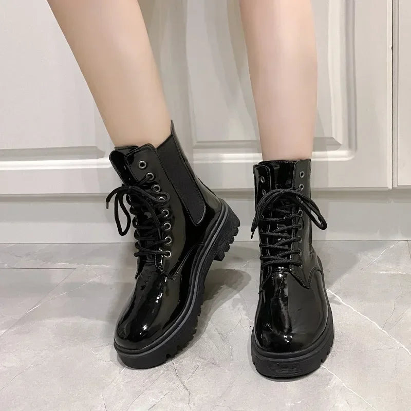 Women 2025Autumn New Tooling Boots Lady Anti Slip Waterproof Lace Up Short Boots Students Casual Thick Heel Knight Boots