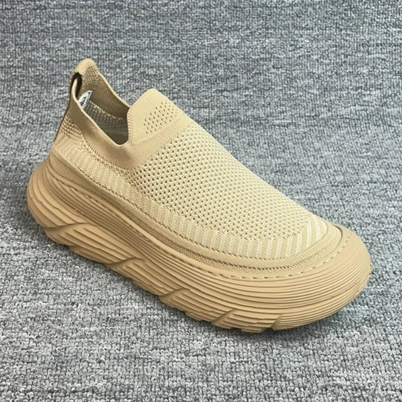 Men's Sneakers Knitted Casual Shoes New Black Soft Sole Male Running Shoes Outdoor Platform Shoe Slip on Mesh Men Shoes Zapatos