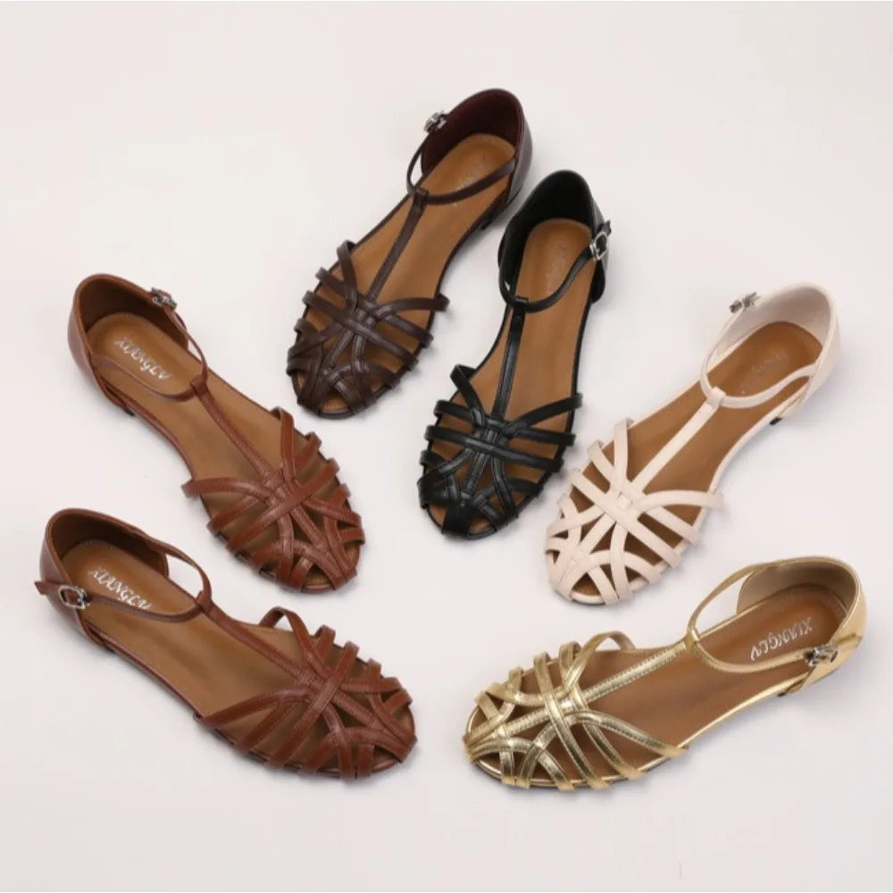 Knitted Hollow Flat Toe Sandals for Women's 2025 New Summer Wear, Breathable One-piece Buckle Fashion Vacation Roman Shoes Women