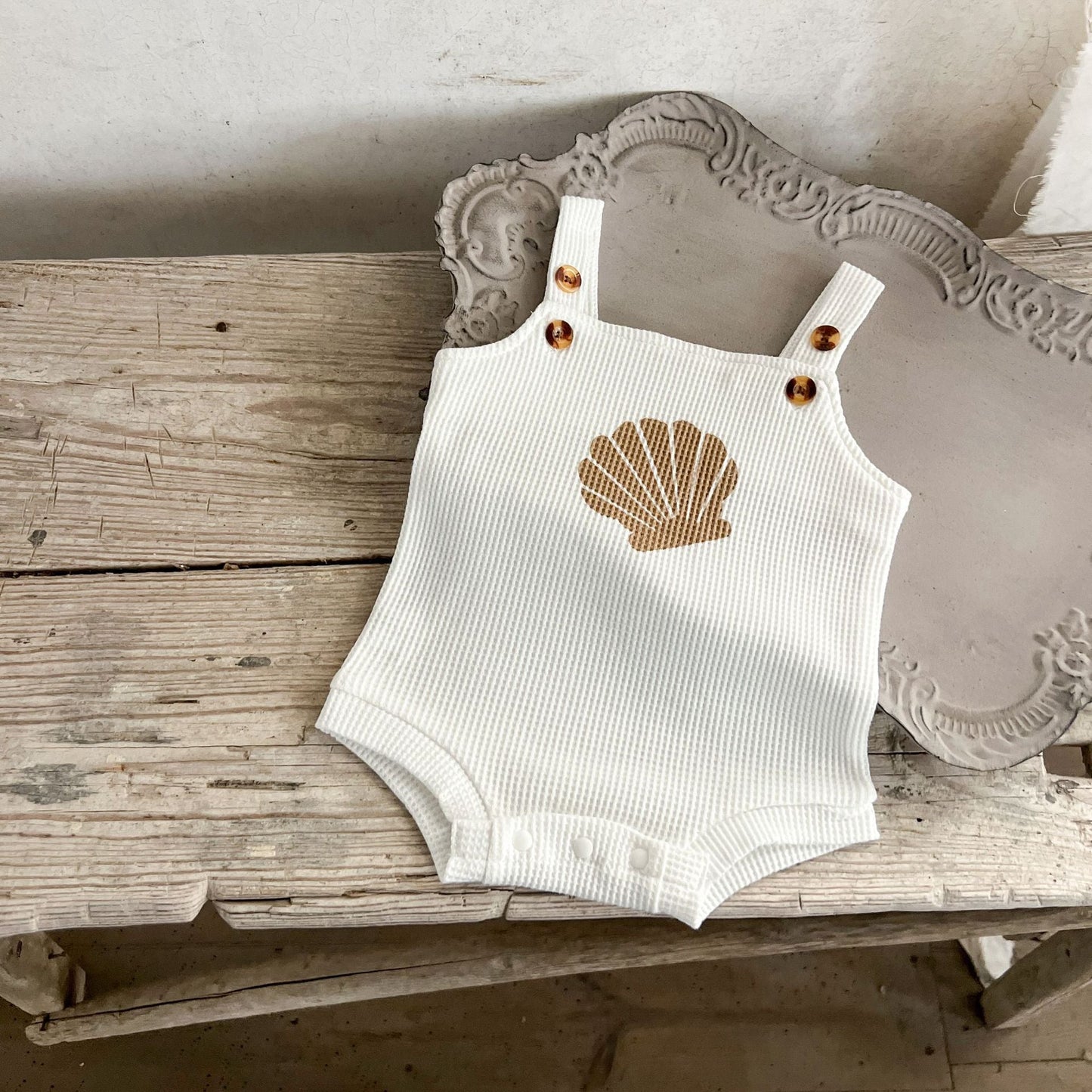Summer Arrival Baby Sleeveless Shell Pattern Strap Onesies And Bloomers Clothing Set