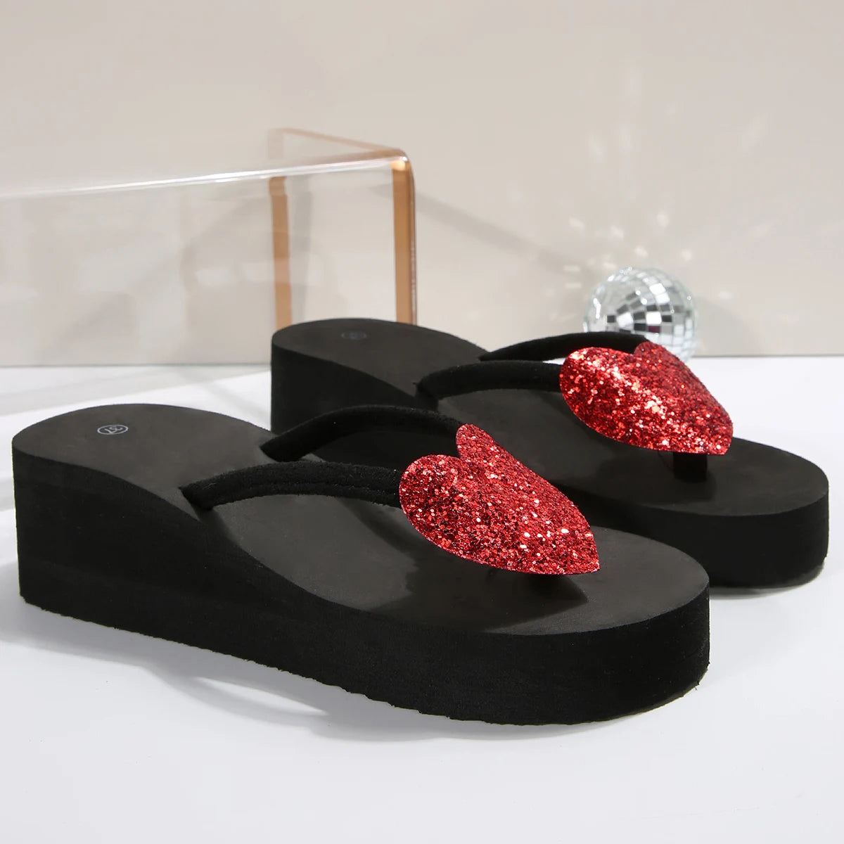 Wedges Flip Flops Women 2025 Summer Clip Toe Platform Beach Sandals Woman Lightweight Non Slip Thick Bottom Outdoor Slippers