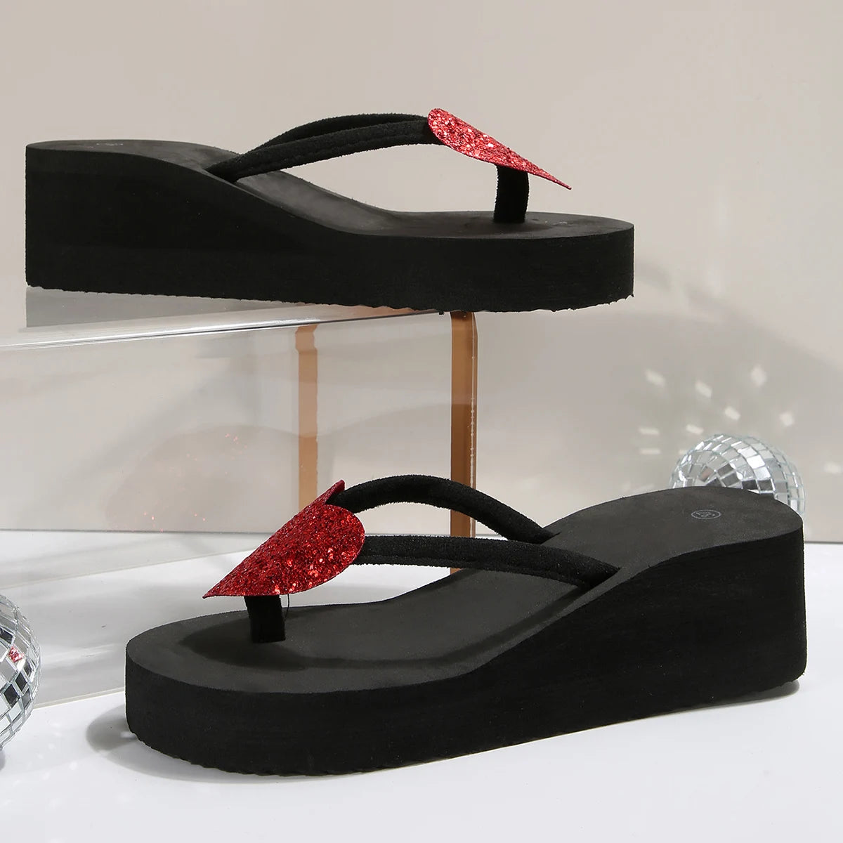 Wedges Flip Flops Women 2025 Summer Clip Toe Platform Beach Sandals Woman Lightweight Non Slip Thick Bottom Outdoor Slippers