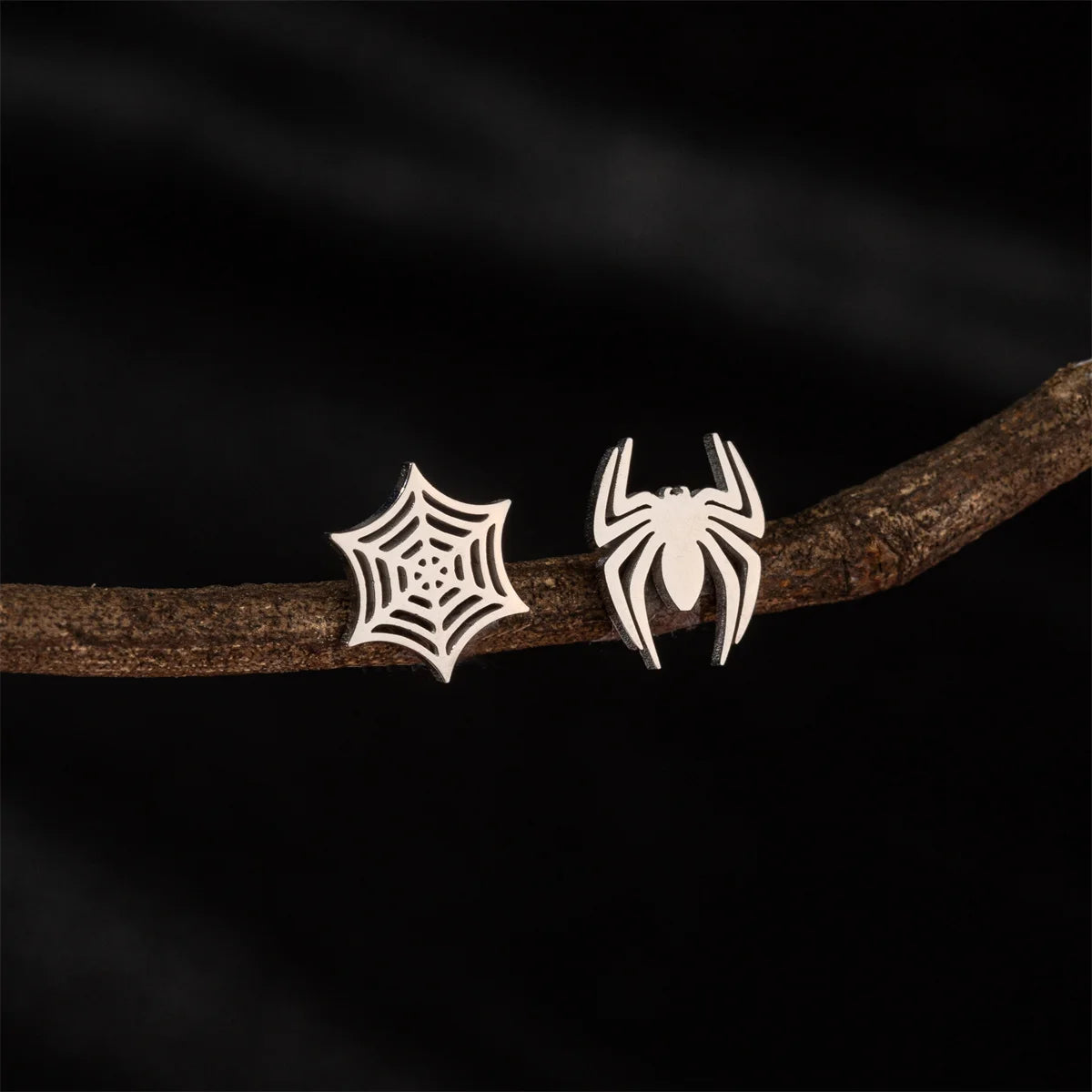 Gothic Halloween Spider Web Asymmetric Earrings For Women Punk Wolf Head Animal Black Color Piercing Ear Surgical Steel Stud