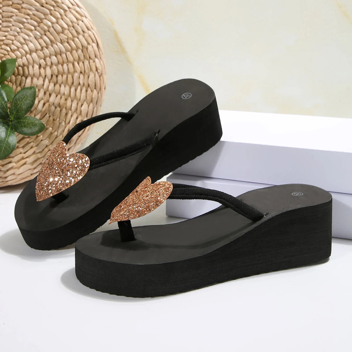 Wedges Flip Flops Women 2025 Summer Clip Toe Platform Beach Sandals Woman Lightweight Non Slip Thick Bottom Outdoor Slippers
