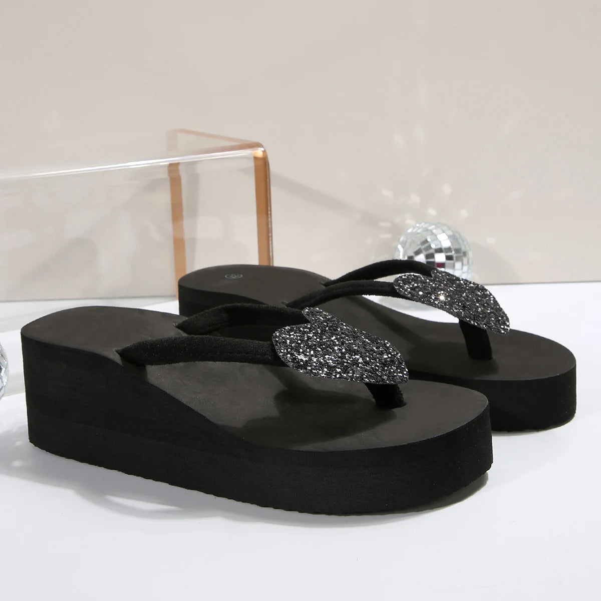 Wedges Flip Flops Women 2025 Summer Clip Toe Platform Beach Sandals Woman Lightweight Non Slip Thick Bottom Outdoor Slippers