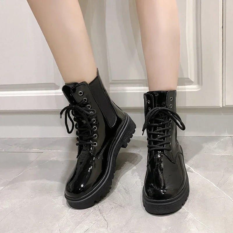 Women 2025Autumn New Tooling Boots Lady Anti Slip Waterproof Lace Up Short Boots Students Casual Thick Heel Knight Boots