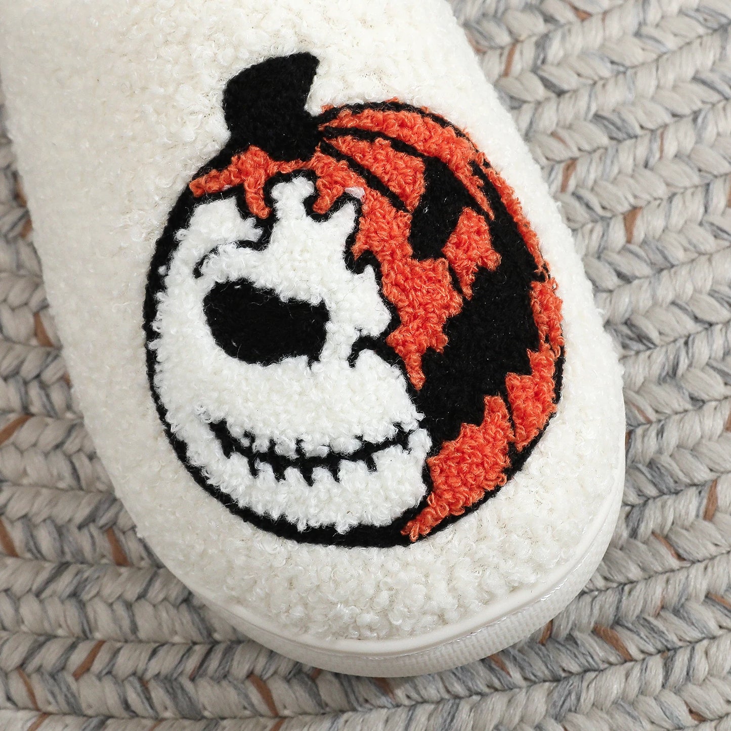 Halloween Pumpkin Pattern Embroidery stuffed Home Thick Sole plaid Wool Cotton Slippers Cute Warm Non-slip Indoor Slippers Festival Gift Men Women Can Wear