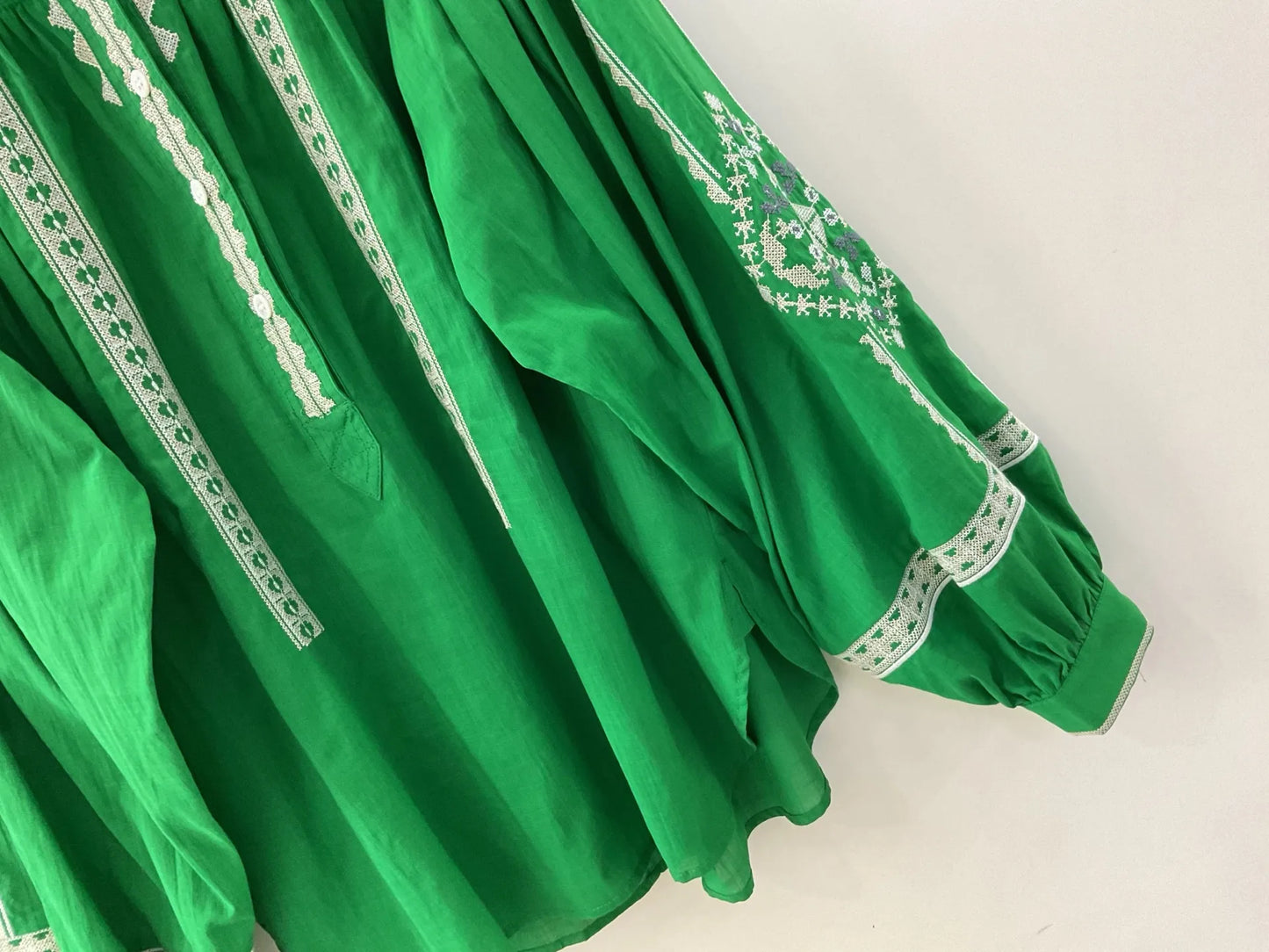 Women White Green Black Shirt Embroidery 100% Cotton Vintage Long Lantern Sleeve Front Buttons Lady O-neck Blouse 2025 Spring