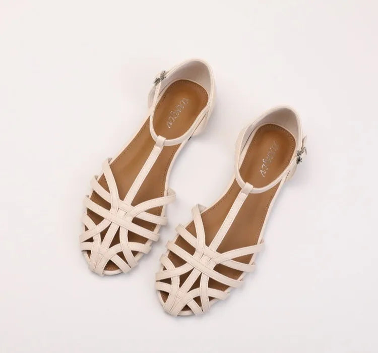 Knitted Hollow Flat Toe Sandals for Women's 2025 New Summer Wear, Breathable One-piece Buckle Fashion Vacation Roman Shoes Women