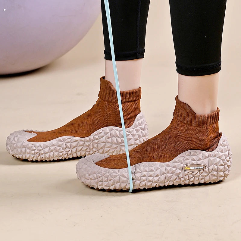 Golen Shark women's silent soft sole cushioned shoes Squat silent hard pull fitness shoes casual shoes