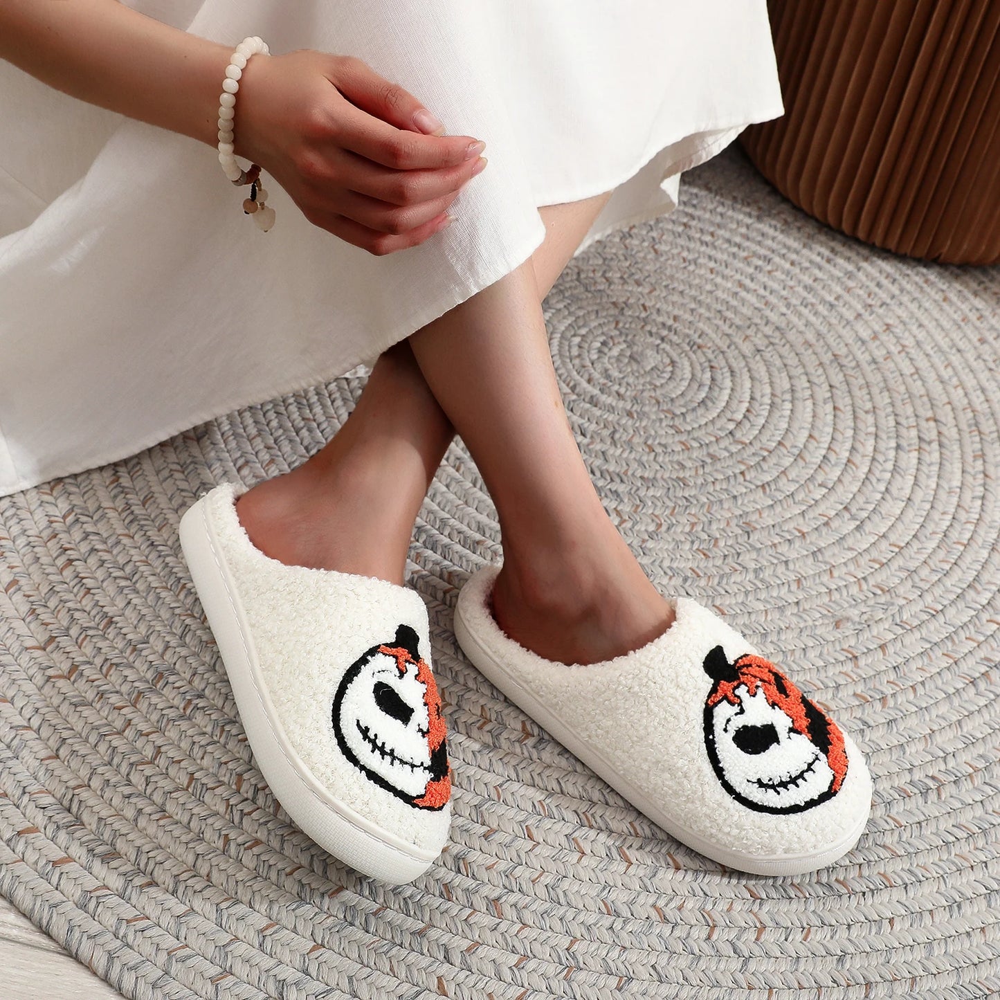 Halloween Pumpkin Pattern Embroidery stuffed Home Thick Sole plaid Wool Cotton Slippers Cute Warm Non-slip Indoor Slippers Festival Gift Men Women Can Wear