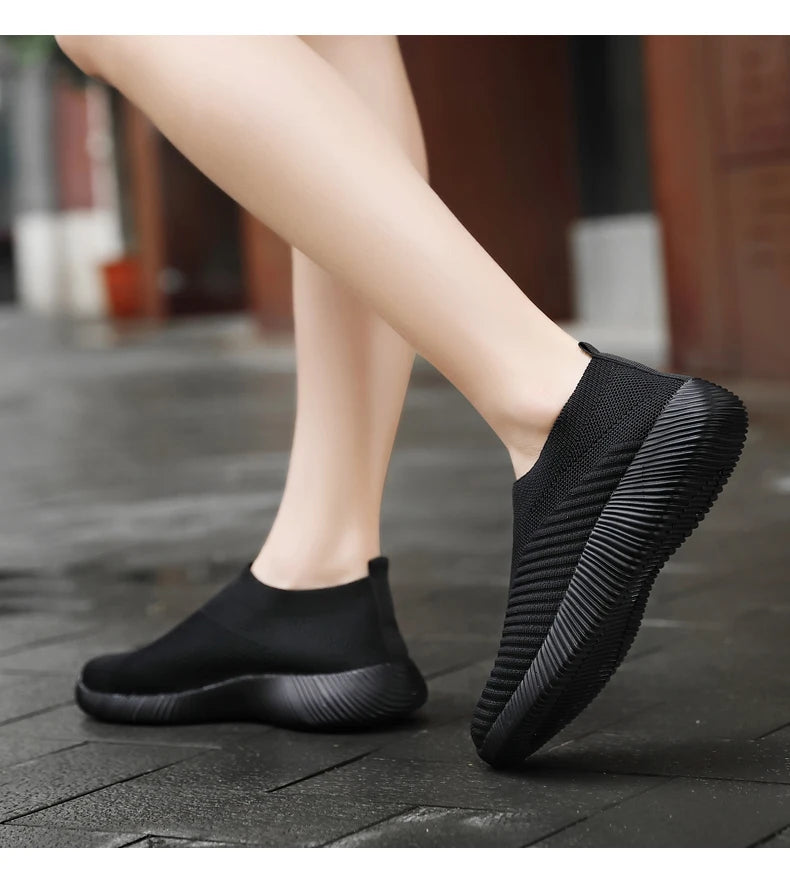 New Pink Women Shoes Soft Sneakers Lightweight And Comfortable Women Slip On Lazy Loafers Walking Shoes For Women Size 36-42