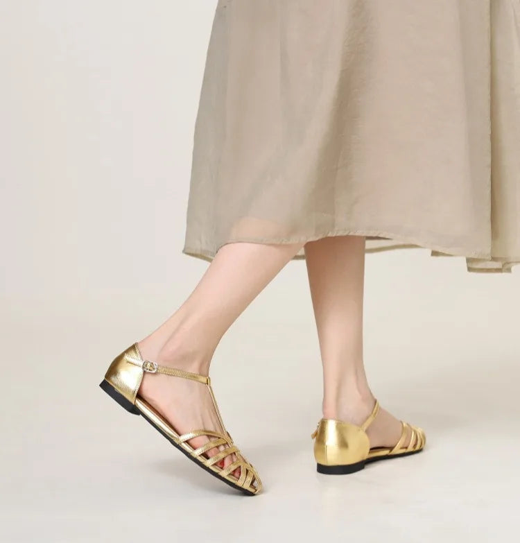 Knitted Hollow Flat Toe Sandals for Women's 2025 New Summer Wear, Breathable One-piece Buckle Fashion Vacation Roman Shoes Women
