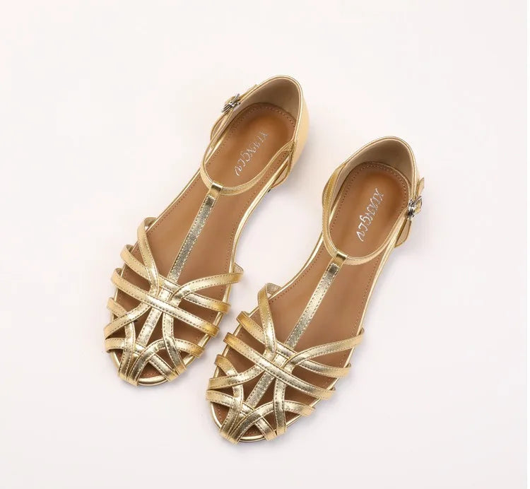 Knitted Hollow Flat Toe Sandals for Women's 2025 New Summer Wear, Breathable One-piece Buckle Fashion Vacation Roman Shoes Women
