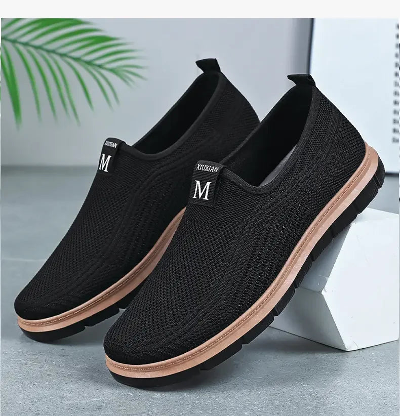 Men's Summer New Loafers Casual Cloth Shoes with Breathable Mesh and Versatile Sneaker Leisure Running Shoes Tenis Masculino