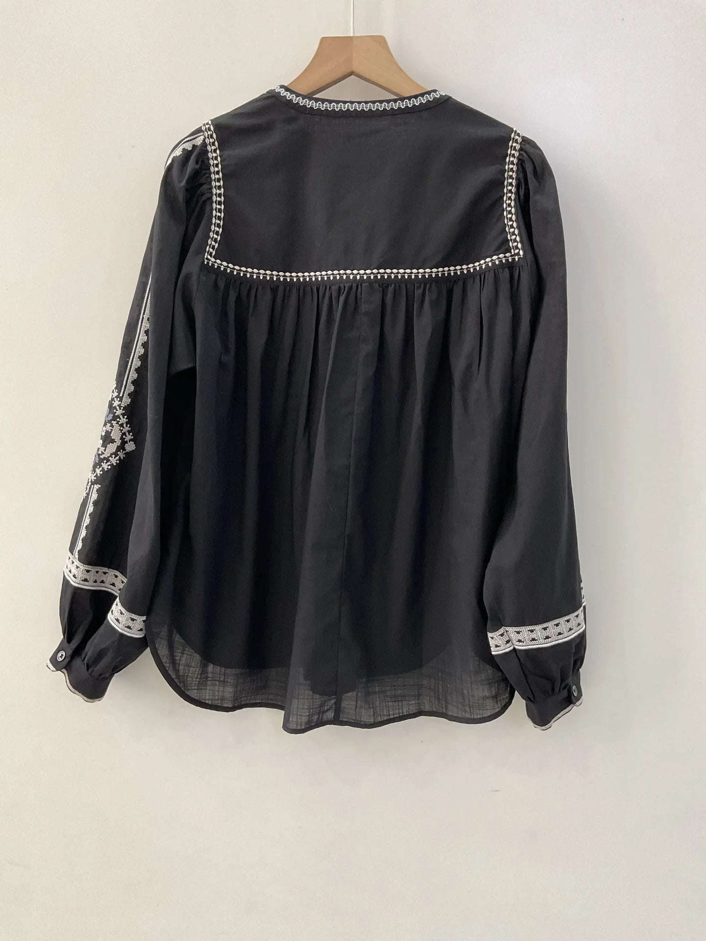 Women White Green Black Shirt Embroidery 100% Cotton Vintage Long Lantern Sleeve Front Buttons Lady O-neck Blouse 2025 Spring