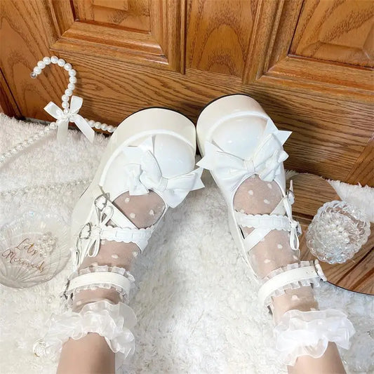 Lace Bowknot White Lolita Shoes for Women 2025 Heart Buckle Platform Mary Janes Woman Japanese Style Patent Leather Jk Shoes