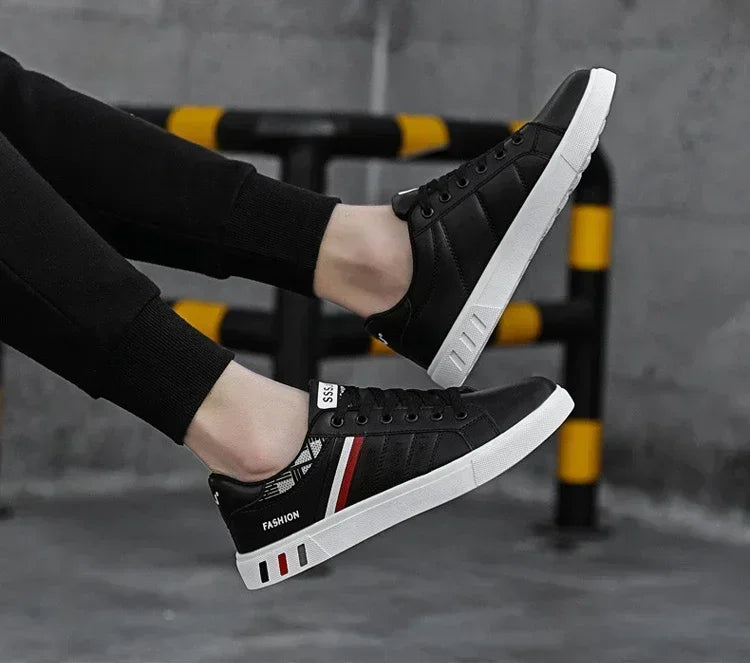 Men Casual Sports Shoes Anti Slip Wear-Resistant Breathable Cushioning Color Blocking Design Versatile Casual Sports Shoes