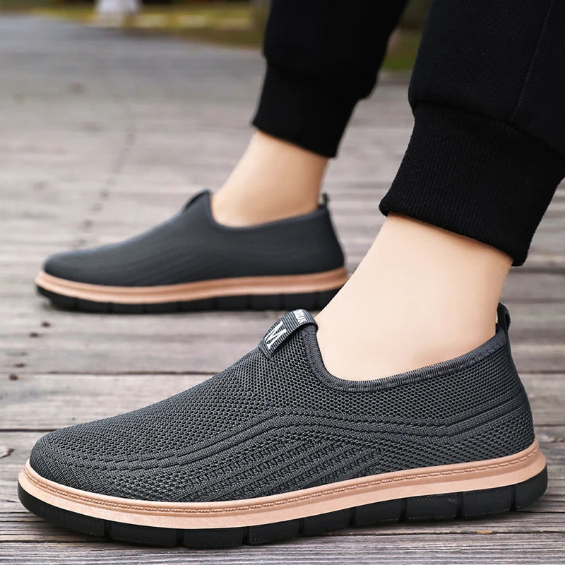 Men's Summer New Loafers Casual Cloth Shoes with Breathable Mesh and Versatile Sneaker Leisure Running Shoes Tenis Masculino