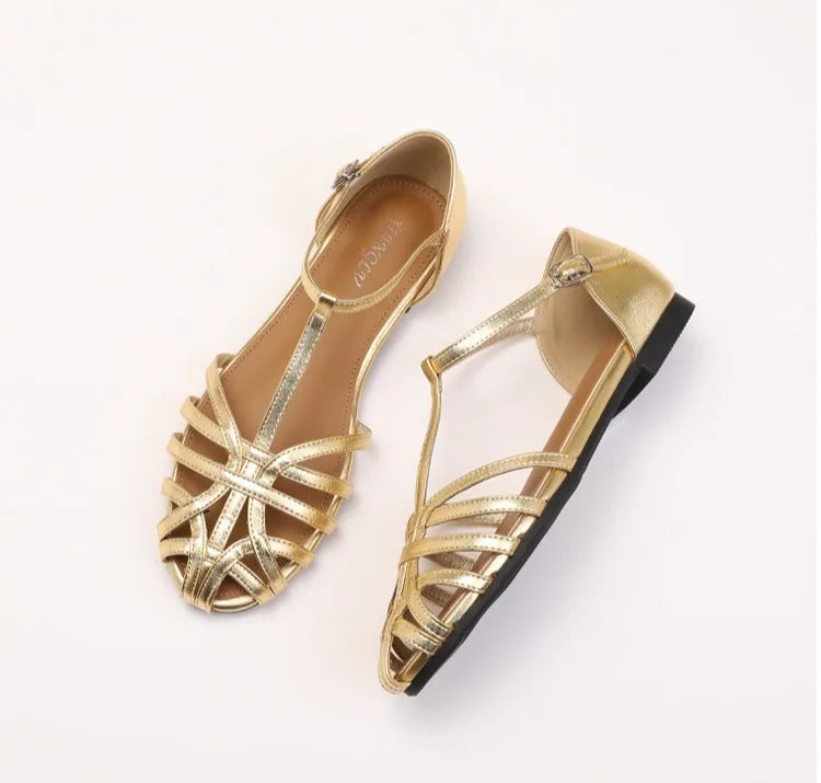 Knitted Hollow Flat Toe Sandals for Women's 2025 New Summer Wear, Breathable One-piece Buckle Fashion Vacation Roman Shoes Women