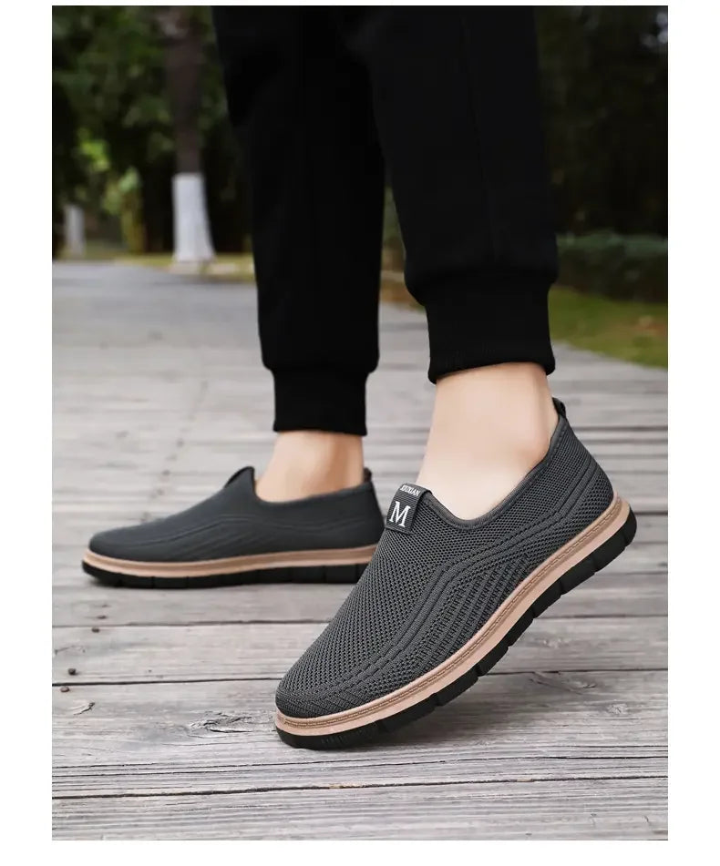 Men's Summer New Loafers Casual Cloth Shoes with Breathable Mesh and Versatile Sneaker Leisure Running Shoes Tenis Masculino