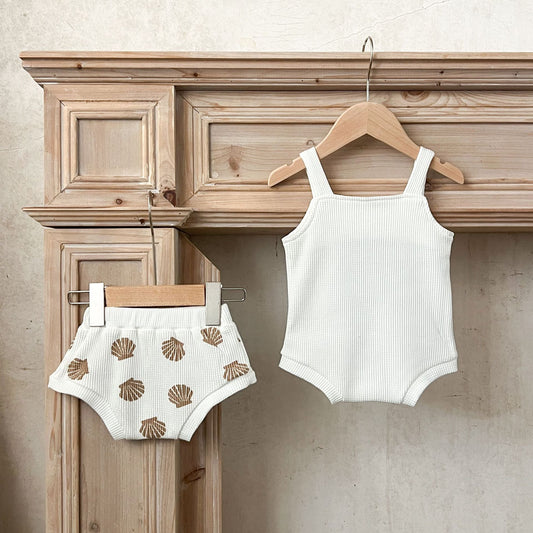 Summer Arrival Baby Sleeveless Shell Pattern Strap Onesies And Bloomers Clothing Set